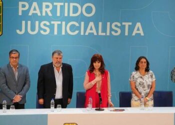 CFK přebírá předsednictví strany Justicialista