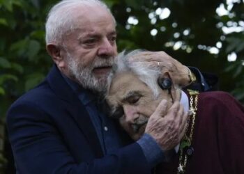 Lula také vyznamenává Mujica