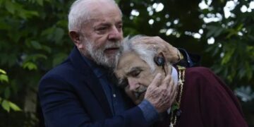 Lula také vyznamenává Mujica