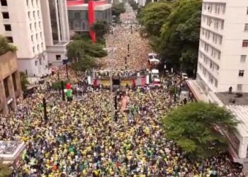 Tisíce příznivců Bolsonaro pochodují podél Paulista Avenue - Mercopress