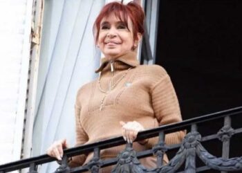 CFK se může objevit na balkoně, podle soudu - Mercopress