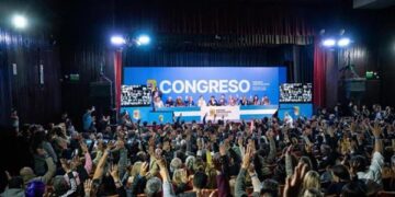 Buenos Aires Peronists spojuje síly k boji proti Mileiho motorové pile - Mercopress