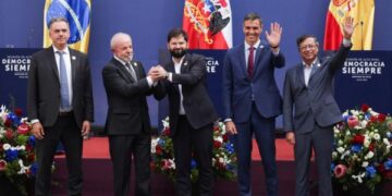 Vůdci souhlasí s tím, že demokracie je ohrožena - Mercopress