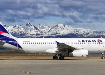 Falklands potvrzuje dočasnou změnu měřítka v Argentině pro lety Latam - Mercopress
