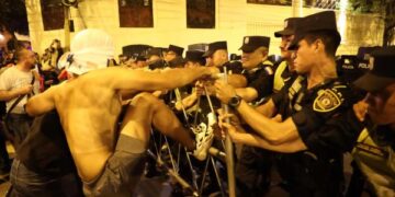 Protest v Asuncióne opúšťa najmenej 31 zadržaných - Mercopress