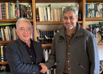 Bývalí prezidenti Abdo a Uribe analyzujú latinskoamerické otázky