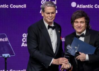 Besent trvá na tom, že USA jsou připraveny pomoci Argentině - Mercopress