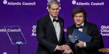Besent trvá na tom, že USA jsou připraveny pomoci Argentině - Mercopress