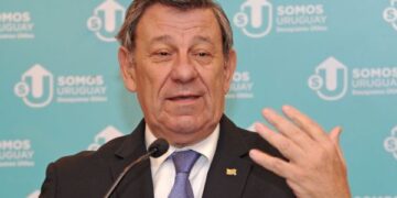 Nin Novoa přebírá funkci velvyslance Uruguaye v Brazílii