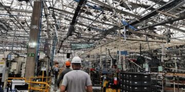 Toyota bude obnovit produkci vozidel v listopadu - Mercopress