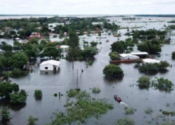 700 rodín zostalo po búrke bez domova