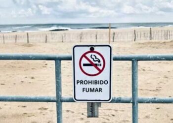 Mar del Plata bude letos v létě pokutovat ty, kteří kouří na jejích plážích