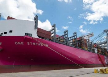 Príchod gigantickej a udržateľnej lode je míľnikom v Montevideu