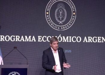 Dolar pokračuje v poklesu po oznámení nového dluhového plánu