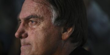 Bolsonaro zůstává hospitalizován po operaci kýly 1 Bolsonaro zůstává hospitalizován po operaci kýly