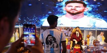 Messi přistává v Indii na turné, které zahrnuje 21metrovou sochu 1 Messi přistává v Indii na turné, které zahrnuje 21metrovou sochu