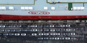 Loď BYD dorazí do Argentiny s rekordní zásilkou téměř 5 800 elektrických a hybridních vozů 52 Loď BYD dorazí do Argentiny s rekordní zásilkou téměř 5 800 elektrických a hybridních vozů