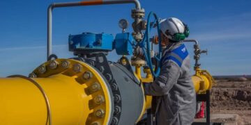 YPF a Pluspetrol si vyměňují aktiva, aby urychlili vývoj ve Vaca Muerta a argentinský projekt LNG 1 YPF a Pluspetrol si vyměňují aktiva, aby urychlili vývoj ve Vaca Muerta a argentinský projekt LNG