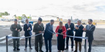 Orsi a Lacalle Pou se setkávají na akci letectva při příletu A-29 Super Tucano 1 Orsi a Lacalle Pou sa stretávajú na podujatí vzdušných síl pri prílete A-29 Super Tucano