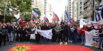 PIT-CNT vyzýva na sektorové štúdie pred „informovanou“ diskusiou v uruguajskom senáte 52 PIT-CNT vyzýva na sektorové štúdie pred „informovanou“ diskusiou v uruguajskom senáte