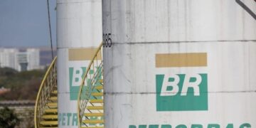 Privatizace BR oslabila schopnost Brazílie omezit ceny pohonných hmot, říkají odborníci 51 Privatizace BR oslabila schopnost Brazílie omezit ceny pohonných hmot, říkají odborníci