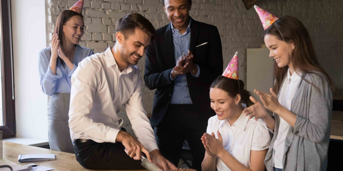 Odbory odmietajú „populistický“ projekt na platené voľno k narodeninám 65 Odbory odmietajú „populistický“ projekt na platené voľno k narodeninám