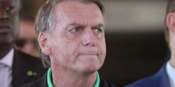 Bolsonaro je přijat na jednotku intenzivní péče a jeho rodina žádá znovu domácí vězení 51 Bolsonaro je přijat na jednotku intenzivní péče a jeho rodina žádá znovu domácí vězení