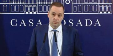 Náčelník štábu Milei, obviněný z údajného nedovoleného obohacování 51 Náčelník štábu Milei, obviněný z údajného nedovoleného obohacování