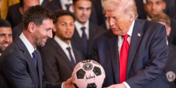 Trump přijímá Messiho v Bílém domě během pocty Interu Miami 1 Trump přijímá Messiho v Bílém domě během pocty Interu Miami