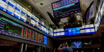 Dolar klesá a akciový trh São Paulo stoupá po Trumpově signálu o příměří s Íránem 1 Dolar klesá a akciový trh São Paulo stoupá po Trumpově signálu o příměří s Íránem