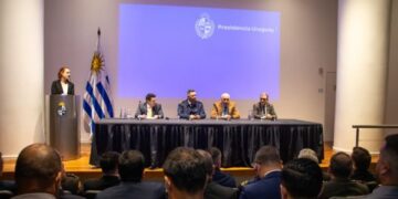 Uruguaj hostí summit DEA, ktorý varuje pred novými trasami obchodovania s drogami v Južnej Amerike 1 Uruguaj hostí summit DEA, ktorý varuje pred novými trasami obchodovania s drogami v Južnej Amerike