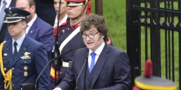 Milei znovu potvrzuje suverenitu nad Falklandami/Malvínami, varuje ropné společnosti a slibuje obnovu ozbrojených sil 1 Milei znovu potvrzuje suverenitu nad Falklandami/Malvínami, varuje ropné společnosti a slibuje obnovu ozbrojených sil