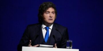 Milei obviňuje opozici a válku v Íránu z 3,4% inflace a žádá o trpělivost 51 Milei obviňuje opozici a válku v Íránu z 3,4% inflace a žádá o trpělivost