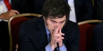 připouští, že „ne každý se má lépe“, ale slibuje, že nezmění kurz 1 připouští, že „ne každý se má lépe“, ale slibuje, že nezmění kurz