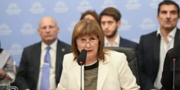 Bullrich prichádza do Uruguaja s kritikou legalizácie kanabisu; vyzýva na sprísnenie bezpečnostnej politiky 1 Bullrich prichádza do Uruguaja s kritikou legalizácie kanabisu; vyzýva na sprísnenie bezpečnostnej politiky