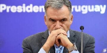 Orsiho nesúhlas stúpol na 48 %, kým súhlas klesol na 27 % v prvom roku vo vláde 1 Orsiho nesúhlas stúpol na 48 %, kým súhlas klesol na 27 % v prvom roku vo vláde