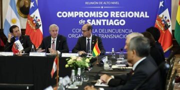 Argentina, Bolívie, Chile, Ekvádor a Peru podepsaly společnou dohodu o boji proti nadnárodnímu zločinu 52 Argentina, Bolívie, Chile, Ekvádor a Peru podepsaly společnou dohodu o boji proti nadnárodnímu zločinu