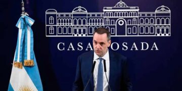 Argentinec Adorni hlásí majetek ve výši 944 milionů dolarů, včetně domů ve vyšetřování 51 Argentinec Adorni hlásí majetek ve výši 944 milionů dolarů, včetně domů ve vyšetřování