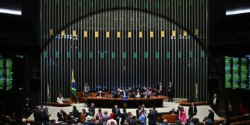 Komise brazilských poslanců schválila snížení trestního věku zletilosti na 16 let 1 Komise brazilských poslanců schválila snížení trestního věku zletilosti na 16 let