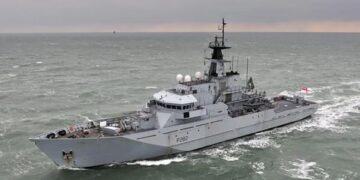 Uruguaj predstavuje ponuku vo výške 60 miliónov eur na získanie troch použitých hliadkových lodí Royal Navy 1 Uruguaj predstavuje ponuku vo výške 60 miliónov eur na získanie troch použitých hliadkových lodí Royal Navy