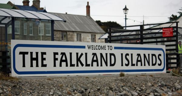 "Falklandy nemohou zůstat Brity navždy," říká sloupek v The Guardian 65 "Falklandy nemohou zůstat Brity navždy," říká sloupek v The Guardian