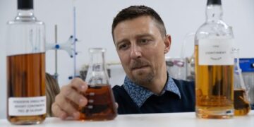 Vědci zahajují první studii whisky zrající v Antarktidě 1 Vědci zahajují první studii whisky zrající v Antarktidě